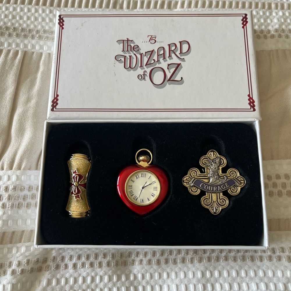 The Wizard of Oz 75th Anniversary pins